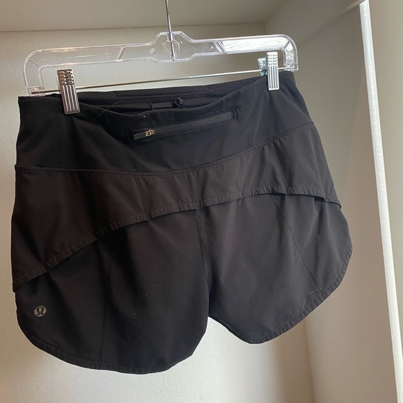 Lululemon Athletica Black Athletic Shorts Lightweight Design - Picture 2 of 4